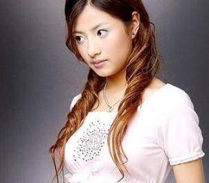 原创2年前沈丽君从28楼一跃而下1小时后豪门老公带小三挑婚纱