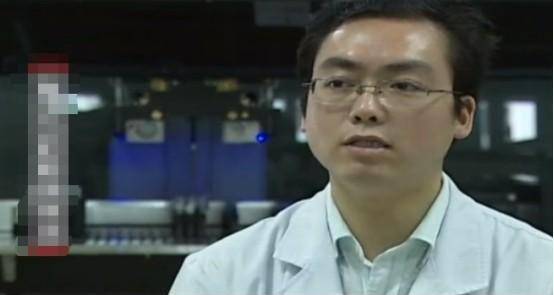 2007年,湖南小伙长相怪异如"猴人",爬行树林间智力仅2岁_陈聪_华的