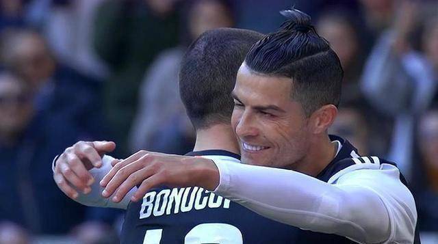 原创30c罗梅开二度再创新纪录德利赫特锦上添花4万球迷狂欢