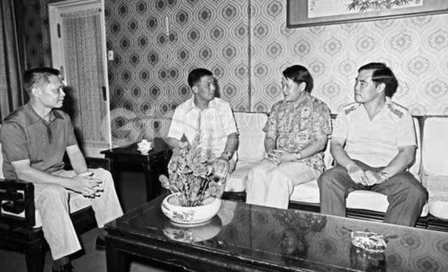 原创1965年他驾机叛逃被封义士获280万奖金26年后回家探母被抓