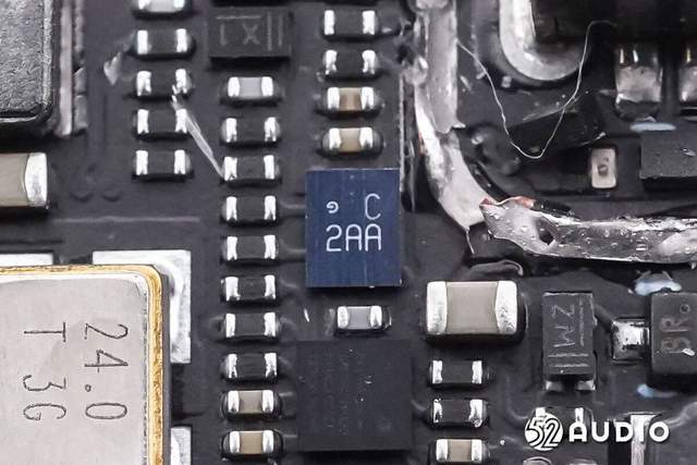 为蓝牙音频soc提供时钟的晶振特写,规格:24.0mhz.