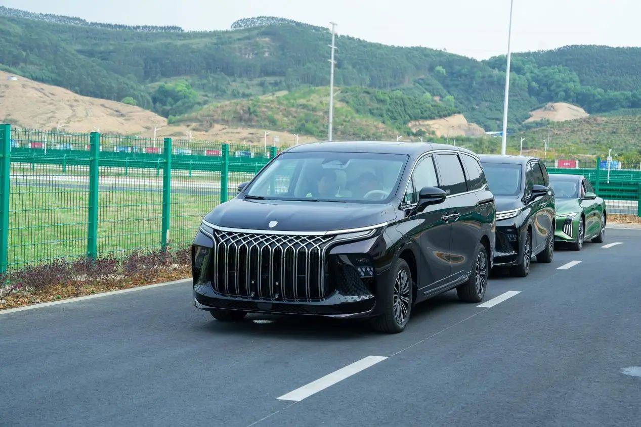 柳州精英人士齐聚东风柳汽 共鉴风行星海v9高端豪华品质_搜狐汽车