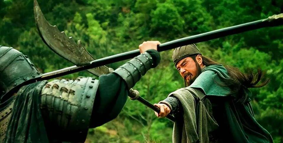 单刀赴会等,虽然有一些杜撰的嫌疑,但也能看出关羽的忠义和勇猛