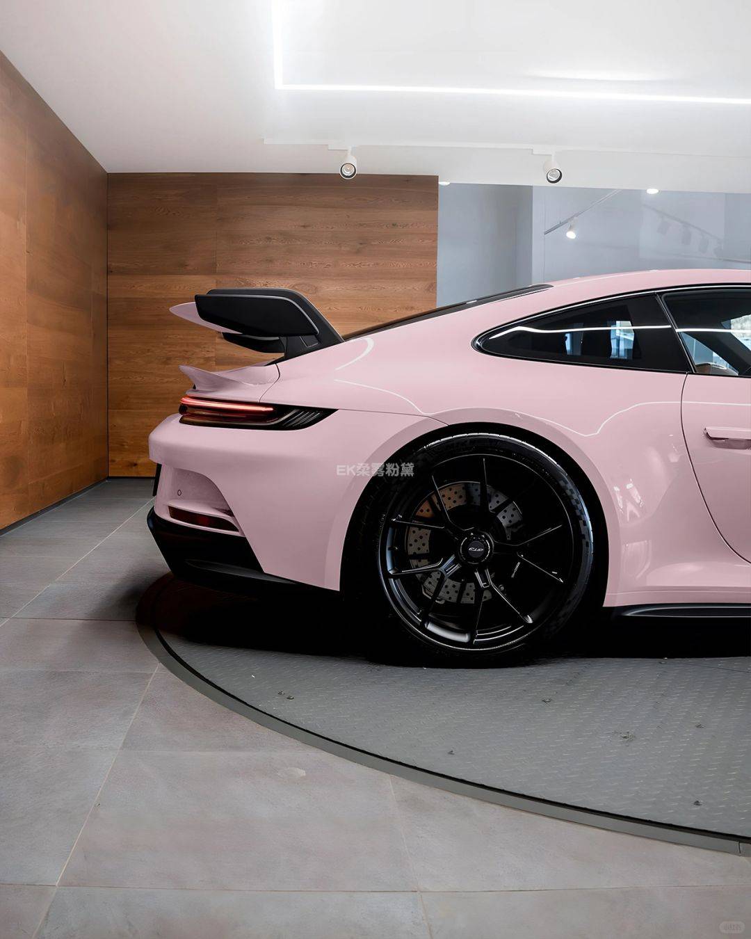 保时捷911ek改色膜柔雾粉黛是不是太粉嫩了