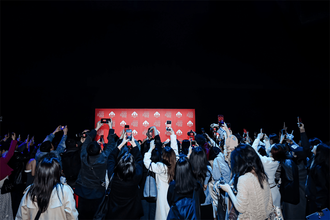 直击美力城x宋威龙原力觉醒秀场解锁时尚梦幻背后的品牌升级密码