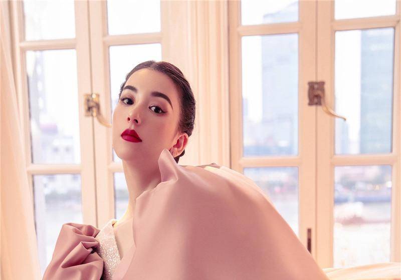 原创天王嫂方媛跳舞被调侃四肢僵硬太尴尬与郭富城相差甚远