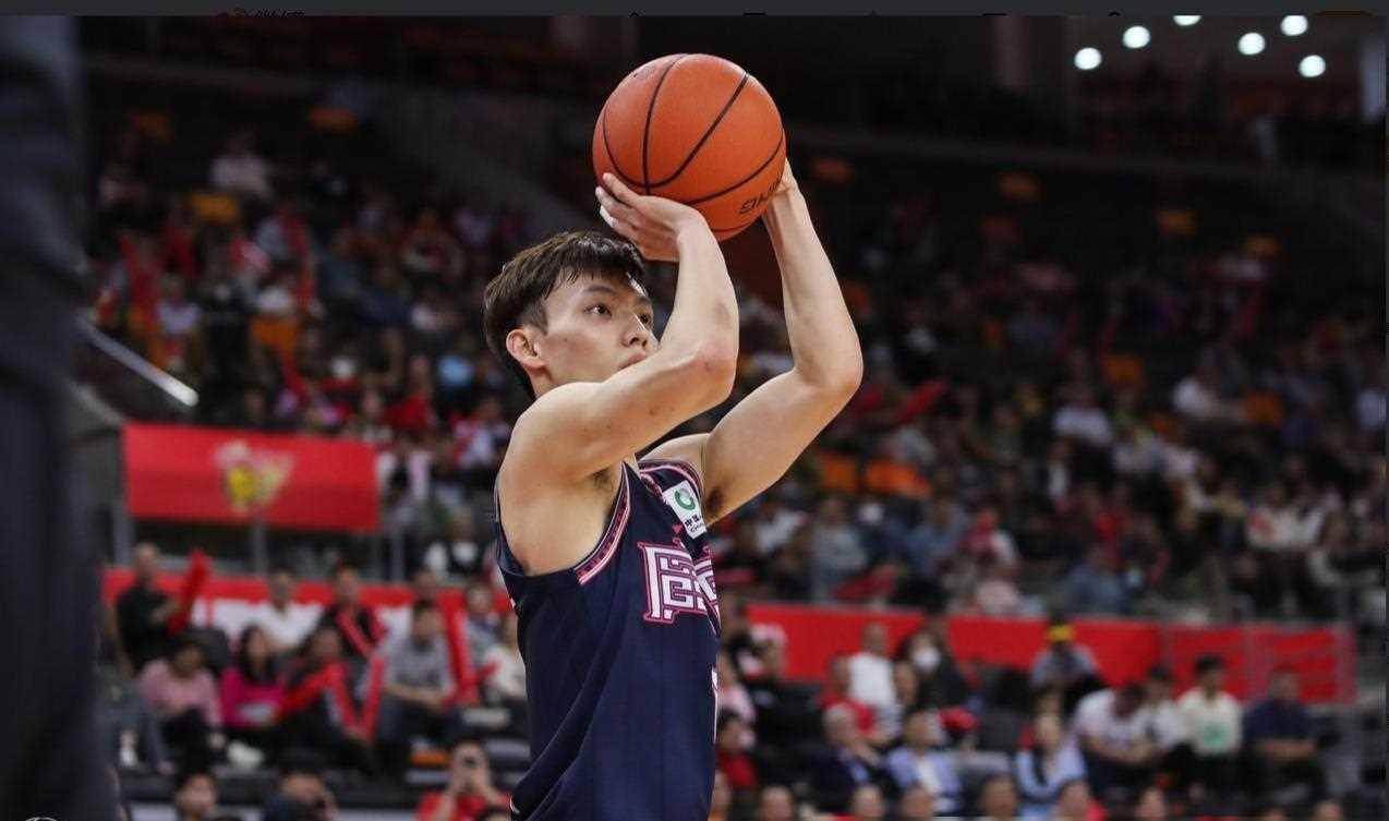 后场双工具仅命中4球,全场疯狂打铁,险些成为罪_比赛_徐杰_胡明轩