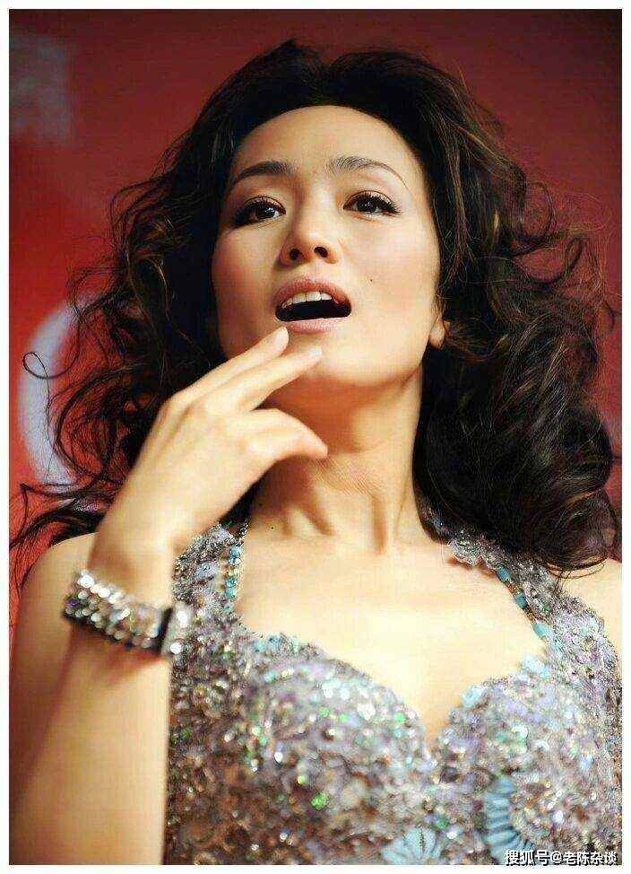 不愧是巩皇啊巩俐这身材太过炸裂