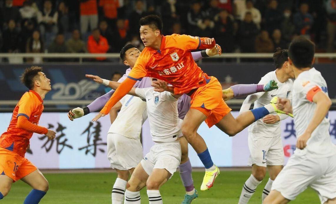 终于复活,泰山再添1大将,消失8个月,1米9国脚回归 最快6月出场