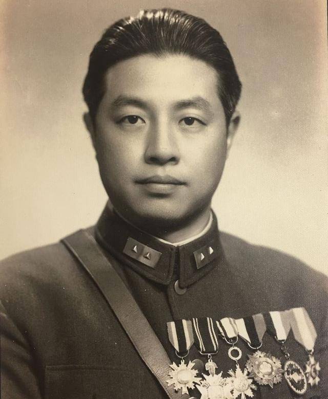 原创戴老板最喜欢的手下老蒋侍从室主任有一个孙女是著名音乐人