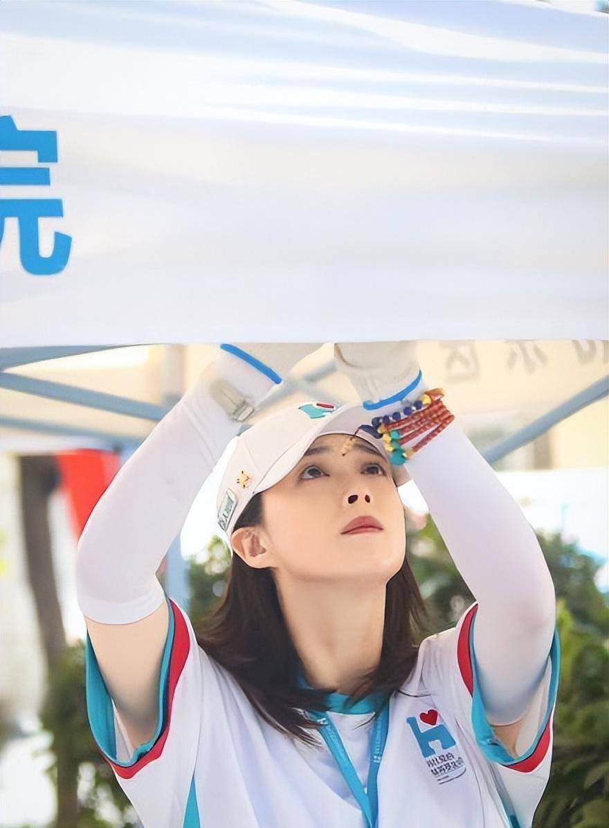 原创41岁无人敢娶的蒋欣再一次让娱乐圈刮目相看