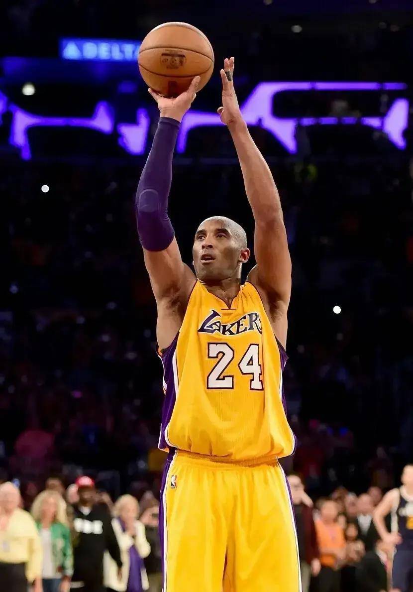 近40年以来单场出手次数前十排名,科比1人包揽了6次现役2人上榜