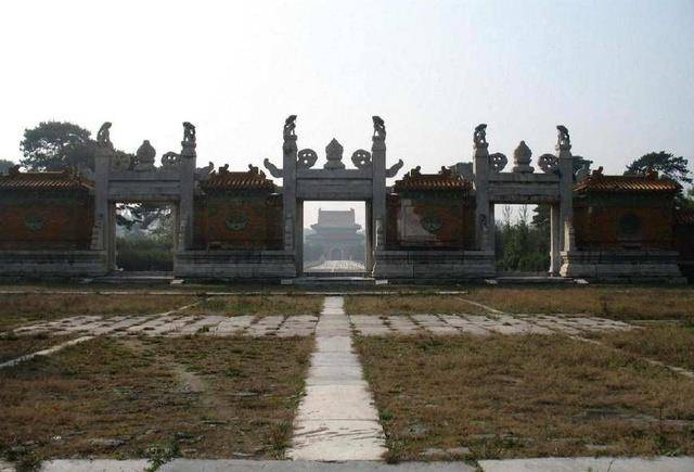 原创中国有七座最怪的坟墓其中有座陵墓被盗了大家反而都叫好