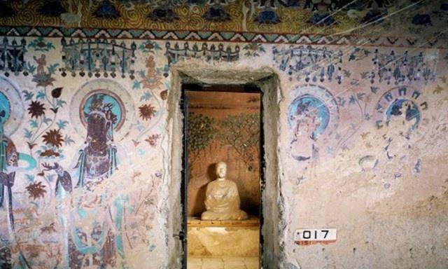 结果发现了巨大宝藏,共计五万多件_藏经洞_王圆箓_敦煌莫高窟