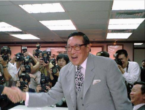 智斗小三43年,熬死花心丈夫后独揽70亿家产_赵世光_香港_家族