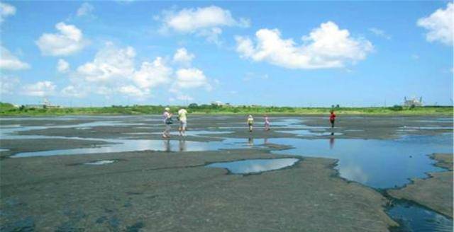 原创世界最大沥青湖储量超1千万吨保你开采二百年无忧