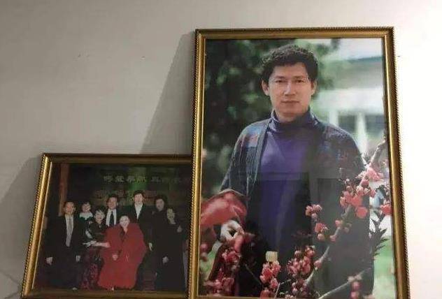 他娶大38岁美国老太,妻子去世继承70亿遗产,回国后每天捐出7万_李春平