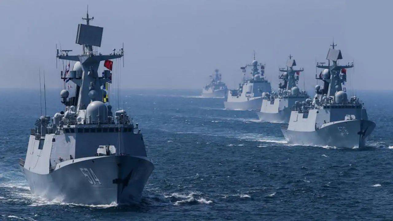 菲强闯中国岛礁吃瘪海军海警联合突击暴风驱离后抢滩登陆