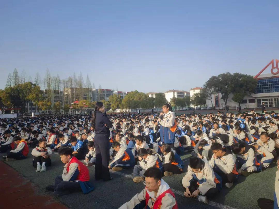 湖北省潜江中学增强法治观念拒绝校园欺凌