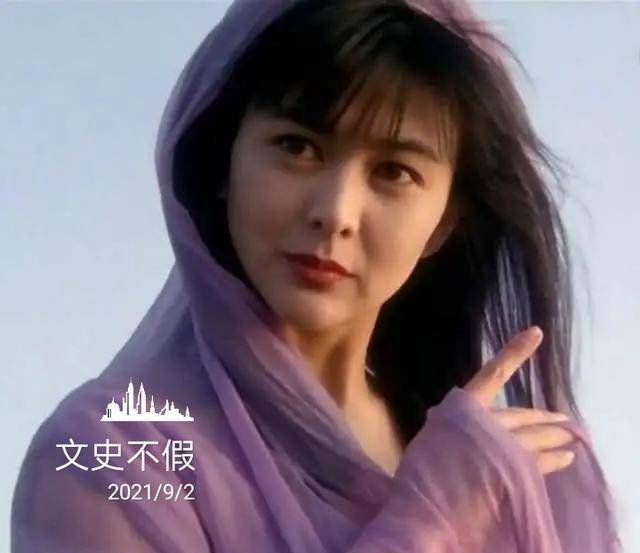 素有香江第一美人之称的关之琳竟然是堂堂的满清皇室后裔