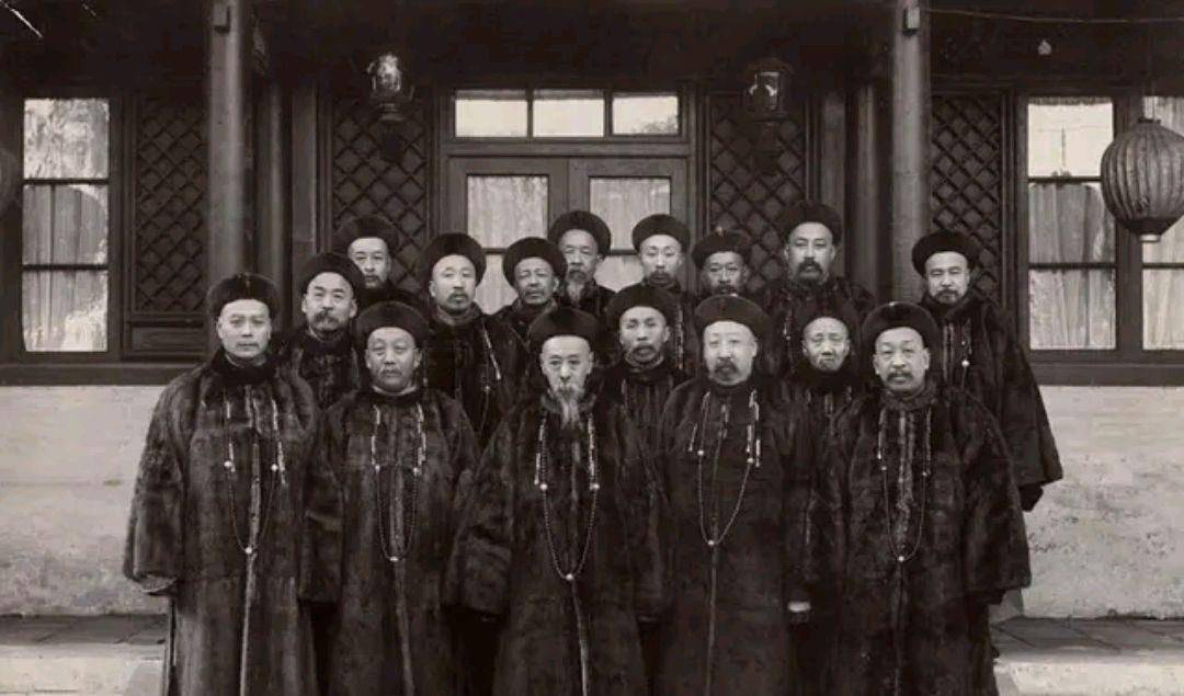 原创清朝灭亡之前手握重权的军机处为什么被撤销了