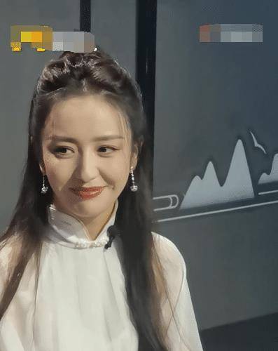 从佟丽娅官宣离婚以后,不管是粉丝还是路人,都见证了她的蜕变,精气神