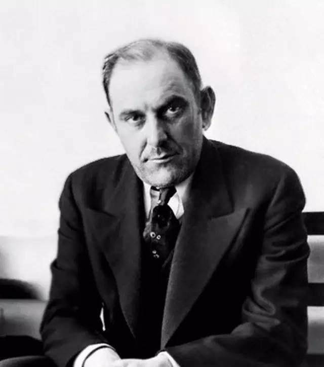 他,被称骗子之王,两次卖掉埃菲尔铁塔,来往美,法如入无人之境_维克多