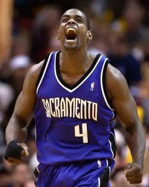 近40年以来单场出手次数前十排名,科比1人包揽了6次现役2人上榜_篮板_