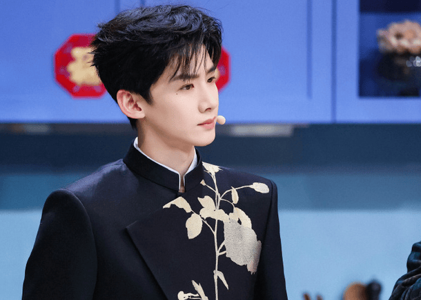 白敬亭洗白又失败了,春山学套路又来了一次