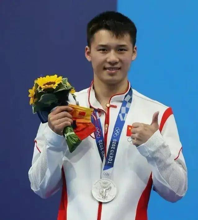 艾森_杨昊_男子