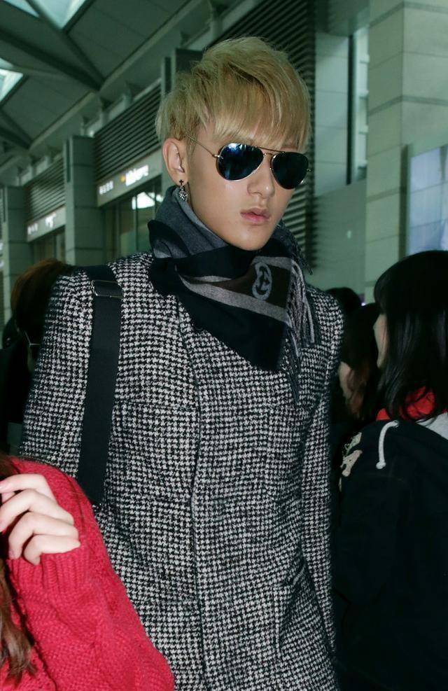 与前两位哥哥们相比,黄子韬回国后可是被黑惨了,但他够逗比,真性情