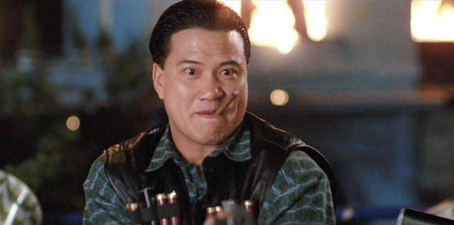 《生命之旅》时和周星驰相识,那个时候周星驰还是跑龙套的,但万梓良