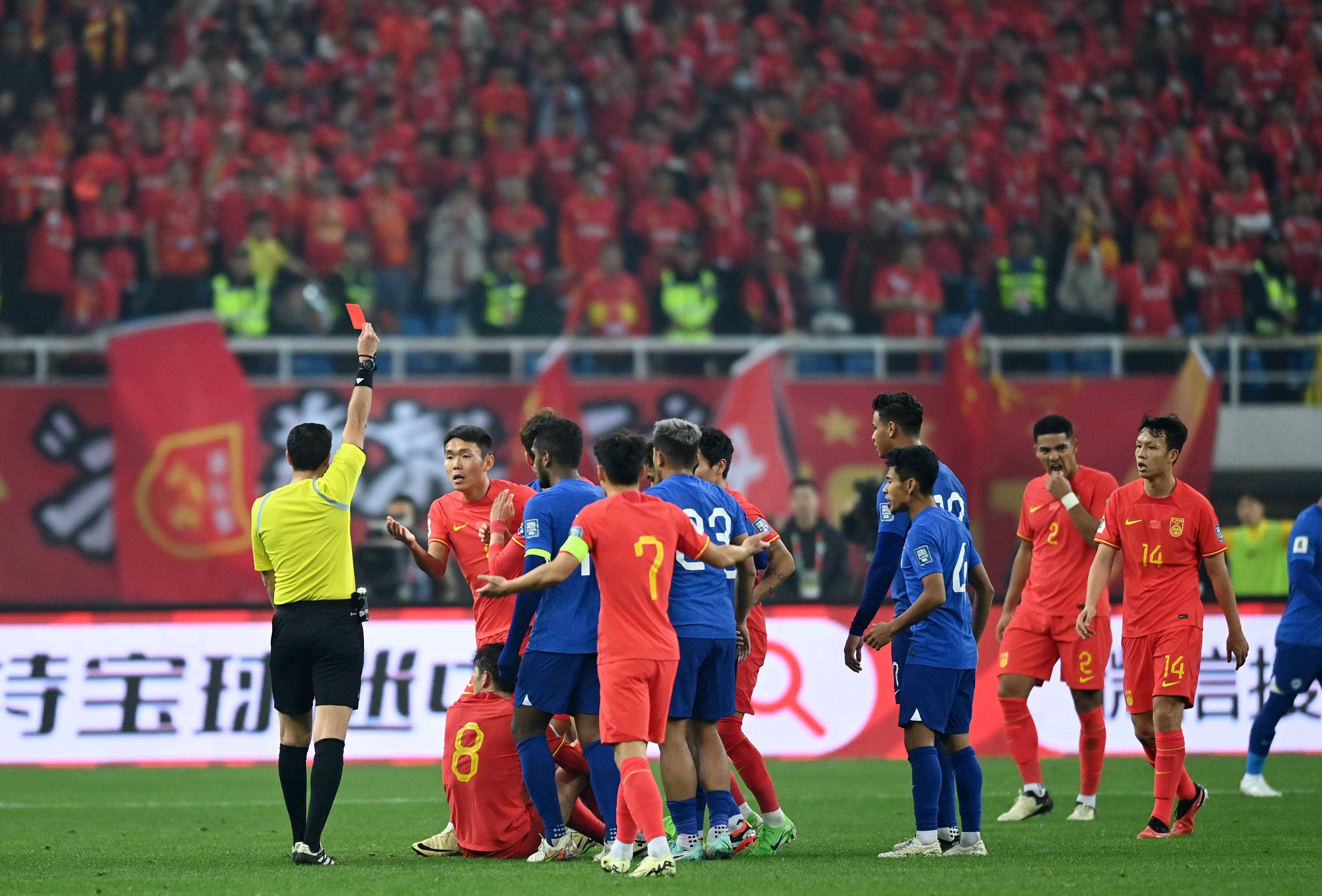 原创武磊国足一哥两场新加坡比赛进四球世预赛已收获五球