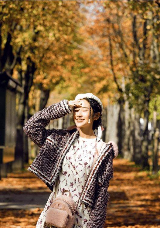 唐艺昕冬日服装甜美,给人温暖的感觉,这样搭配很出众_唐艺欣_季节