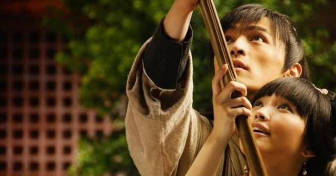 原创神话易小川三任女友同台张萌晒与白冰金莎合影喊话在线呼叫胡歌