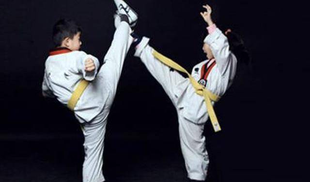 蒋方舟:跆拳道只能强身健体,不够防身,以女跆拳道冠军被杀为例_吴佳莉