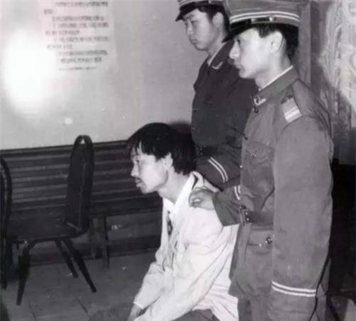 原创宁夏狗食人案恶狗主人杀人恶犬吃肉被枪决前还拍过电影