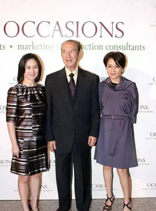 44岁名媛赵式芝携同性女友现身澳门相爱5年老父亲尊重其决定