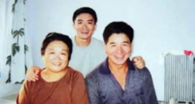 原创辽宁女子结婚一年后瘫痪丈夫不离不弃照顾51年如今终出现奇迹