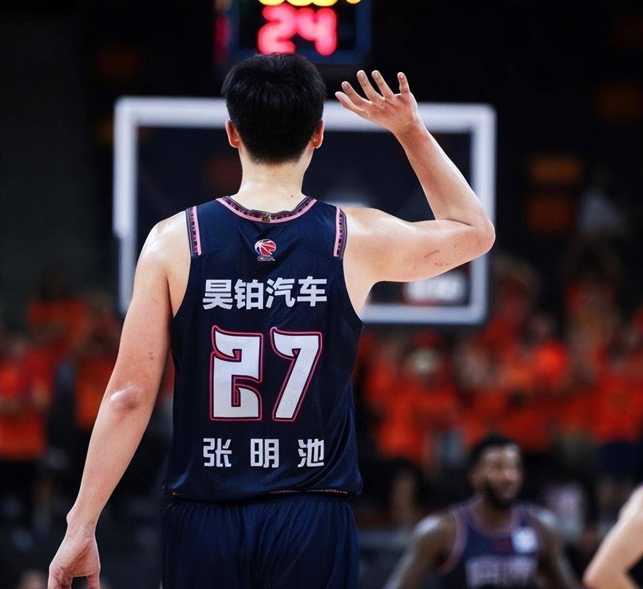 杜锋询问孙铭徽情况,安慰两国手,称赞年轻人,福利9连拍大放送_比赛_王