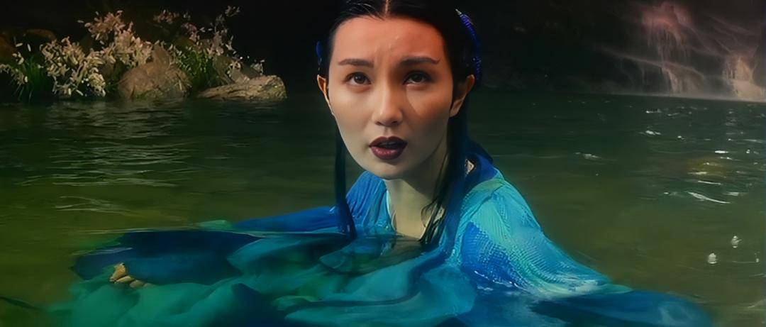 徐克的《青蛇》香艳撩人,原来张曼玉玩的尾巴藏着这么深的暗示