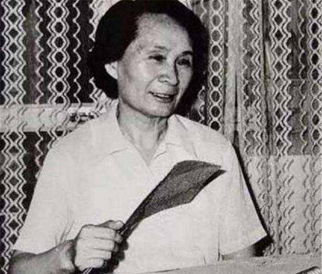 李淑贞活了72岁临死前说了7个字向世人道出溥仪一个秘密