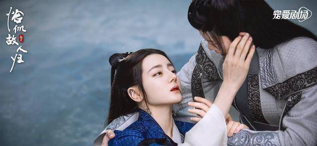 原创与君初相识最惨男配拍吻戏被嘲女演员工伤回应很圈粉