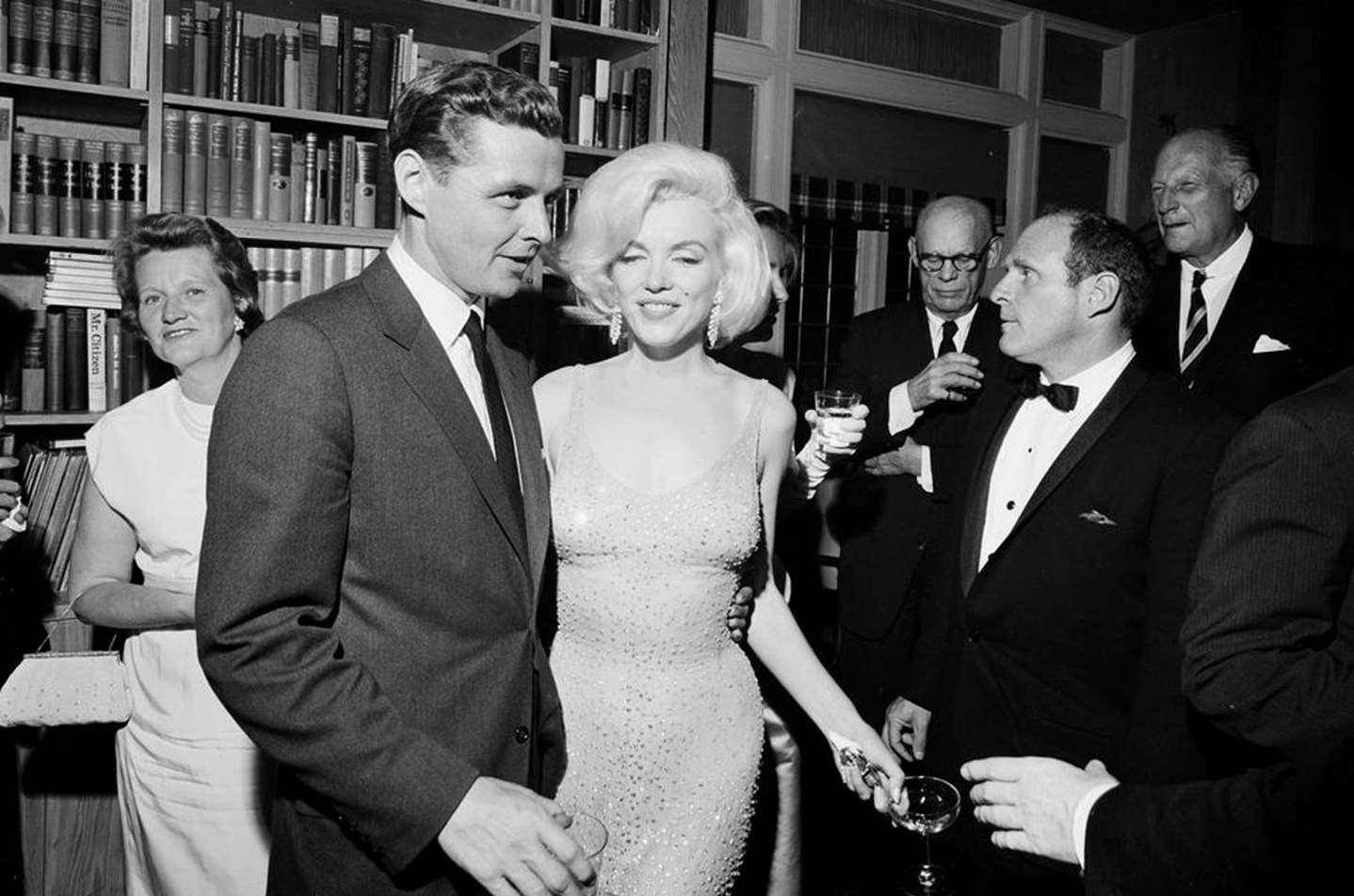 原创1962年玛丽莲梦露和美国总统肯尼迪秘密约会被偷拍的幕后故事