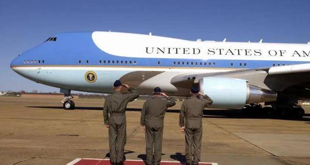 原创美国总统的专机空军一号号称无法击落的飞机究竟有多强