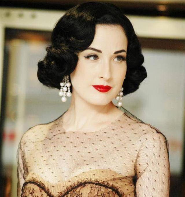 原创世界第一脱衣舞女王身家10亿的摇滚魔王她的魅力有多大