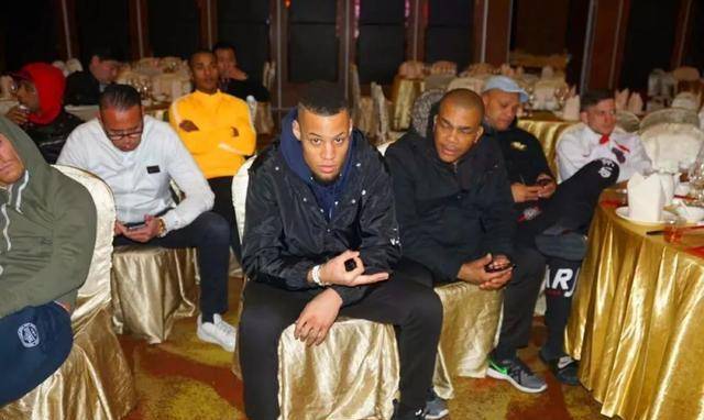 经过长达4年的武林风历练,艾尔索如蜕变般崭露头