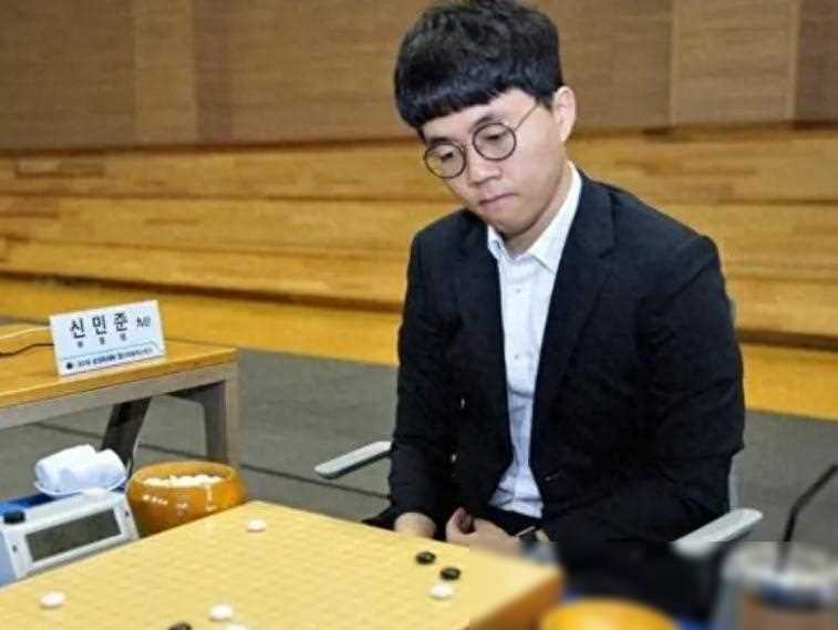 柯洁屠龙五冠王辜梓豪胜00后申旻埈26日围棋获胜