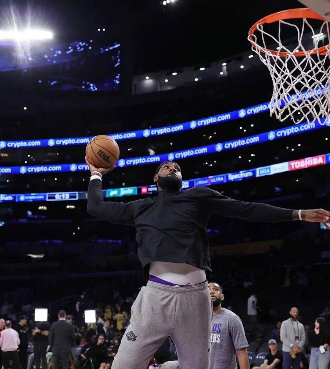 背靠背战灰熊詹姆斯不想难堪就会继续休战