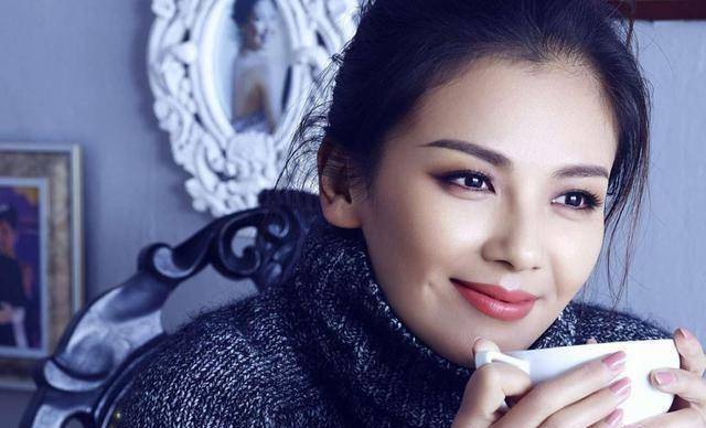 原创原创42岁模范妻子刘涛替夫还债无怨无悔只为尽一个好妻子责任